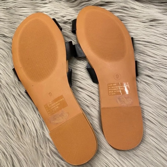❌SOLD❌ Torrid | Faux Leather Slide Sandals - Picture 4 of 4